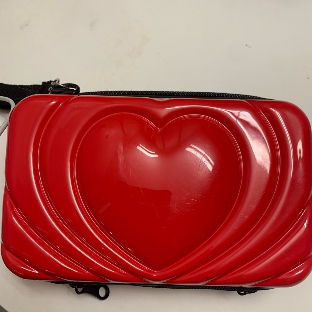 Red Heart-Embossed Women’s Crossbody Pouch - Sleek Red Bag